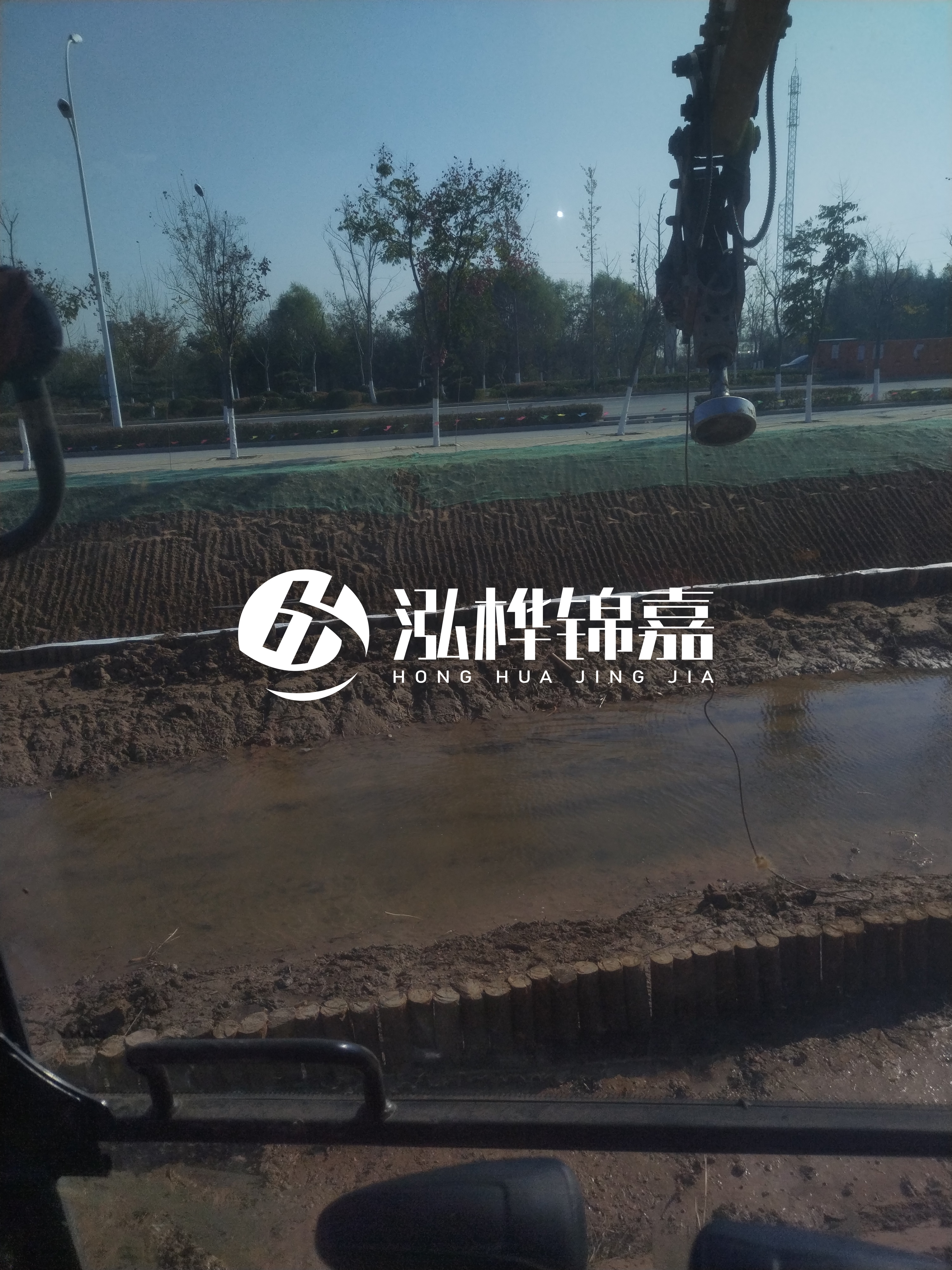 懷化松木樁源頭廠家-打河道木樁多少錢一米？