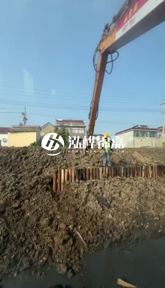 畢節(jié)市挖機(jī)打木樁專(zhuān)業(yè)施工-河道護(hù)坡木樁會(huì)不會(huì)腐爛？