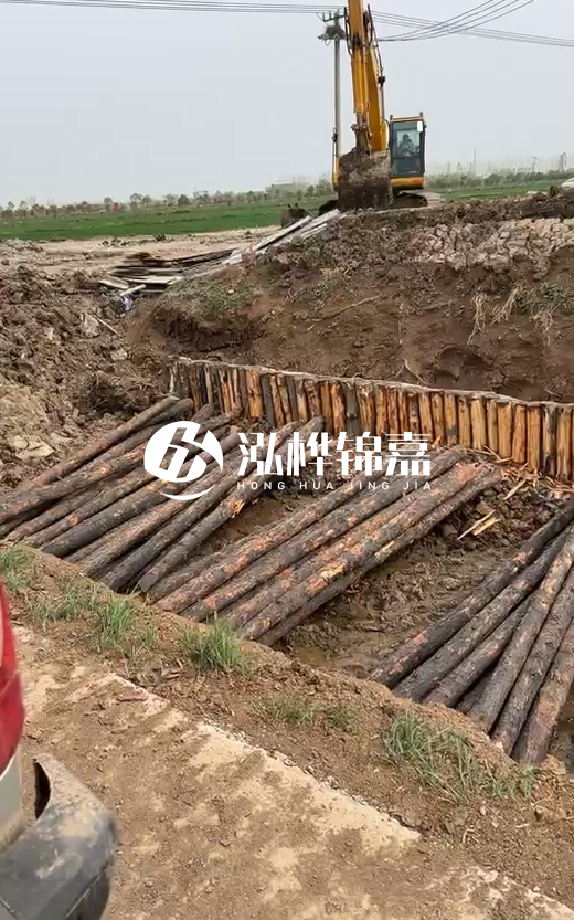 5米大頭16松木樁多少錢一根？按小頭報(bào)價(jià)貴還是大頭報(bào)價(jià)貴？