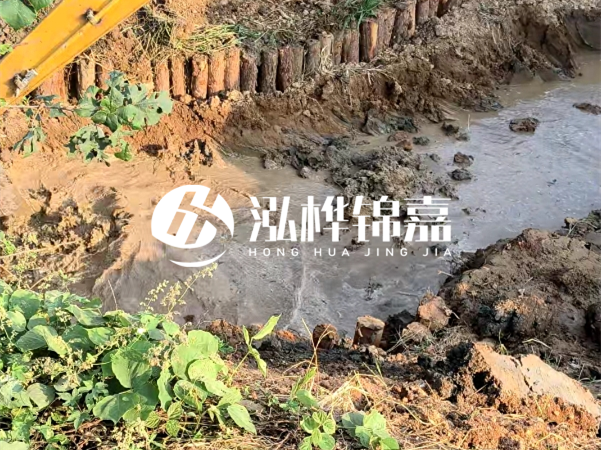 湖南防汛木樁批發(fā)廠家泓樺錦嘉 - 防洪木樁的作用是什么？?