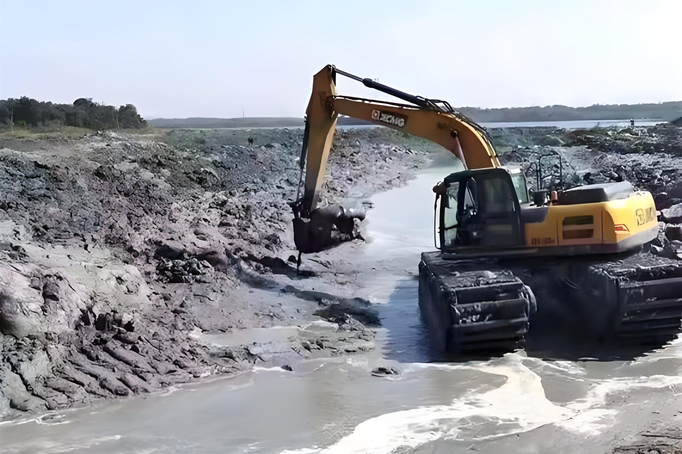 安徽水挖清淤團(tuán)隊(duì)泓樺錦嘉-挖機(jī)怎么清理魚(yú)塘淤泥？