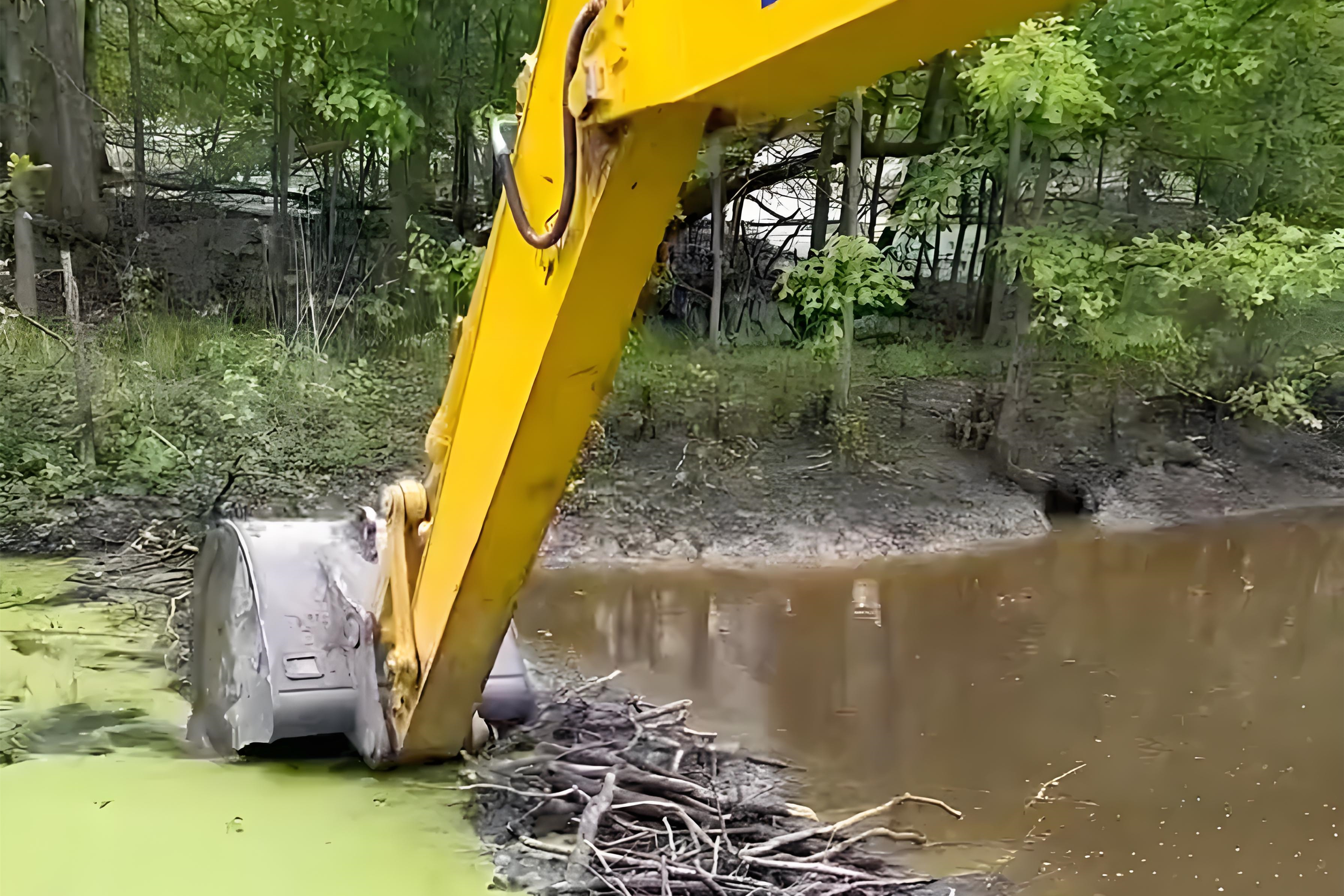 益陽水挖清淤團隊泓樺錦嘉-水塘清淤中遇到大量垃圾如何處理？