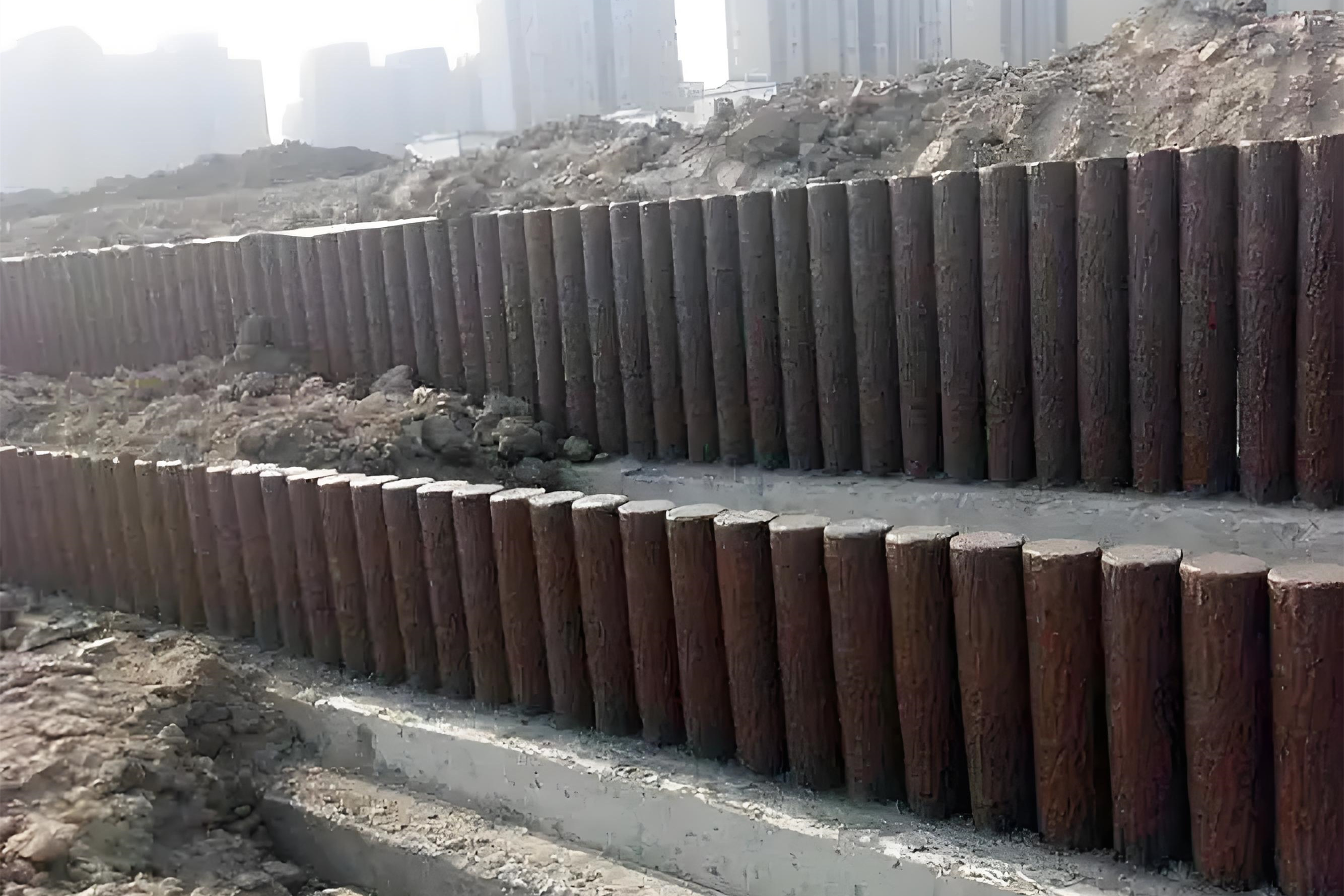 水泥樁批發(fā)廠家泓樺錦嘉-水泥圓樁適合用于哪些建筑工程？